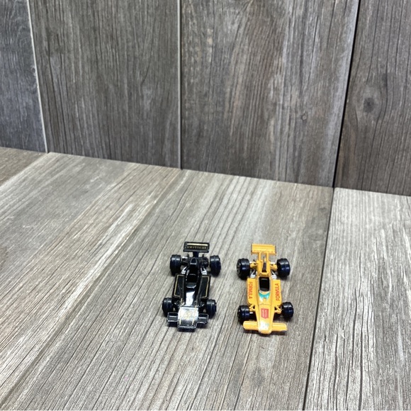 1 Yatming Formula One 11 Vertical 5 Diecast Model Race Car Lot Of 2 Yell… - Picture 5 of 11